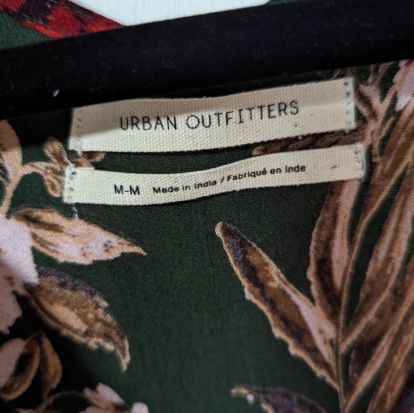 2/$40 ✨Urban Outfitters Wrap Floral Dress - Picture 4 of 7
